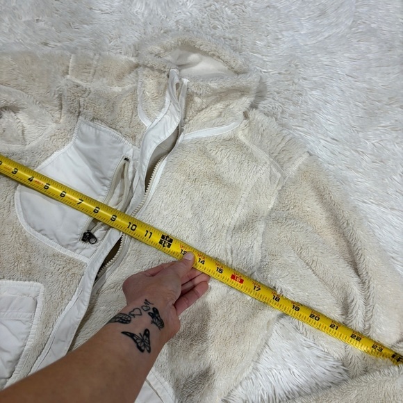 Patagonia Woman’s Sherpa Fleece Reversible Cream Jacket Size XS - Picture 3 of 9